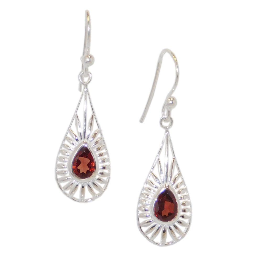 Bound Earrings, Garnet-teklaestelle