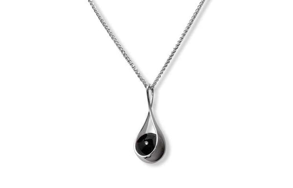 Captivating Black Onyx or Pearl Necklace
